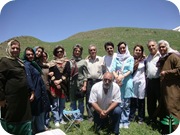 برگزار کنندگان-گاهنبار توجی1389در دامنه‌ی کوه دماوند